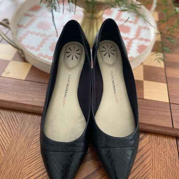 Isaac Mizrahi live! Cap toe pointed flat 9.5 from QVC - Picture 2 of 6
